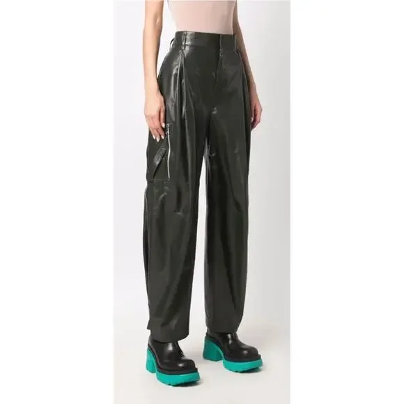 Bottega Veneta Tapered Leather Cargo Pants in Black - Picture 6 of 15